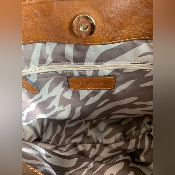 Ann Klein Lion Logo Burnt Yellow & Brown Handbag *Excellent Condition* - Picture 5 of 8